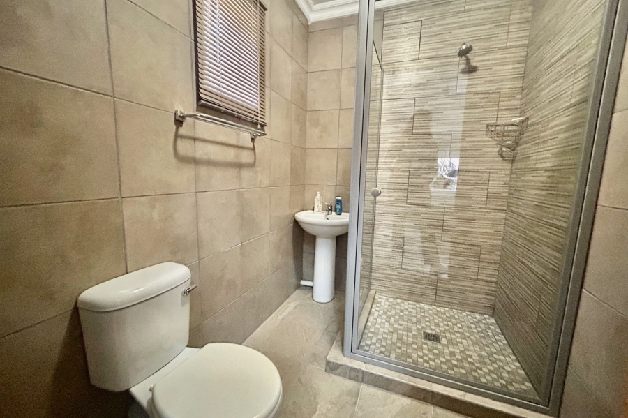 6 Bedroom Property for Sale in Melodie North West